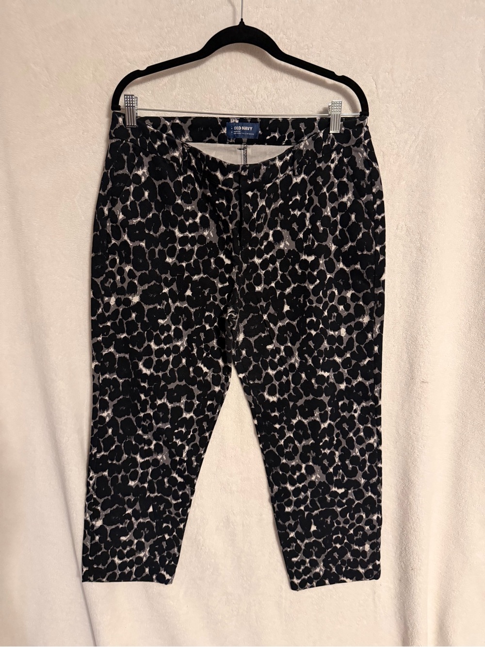 Old Navy Black and Gray Leopard Print Men's Chinos